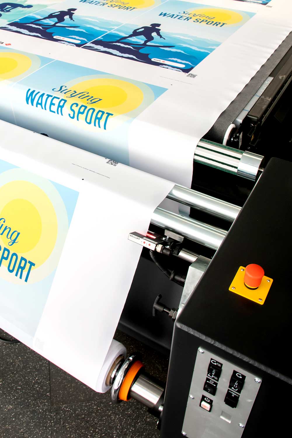 Roll-to-roll workflows made easy with the Motorized Roll Feeder